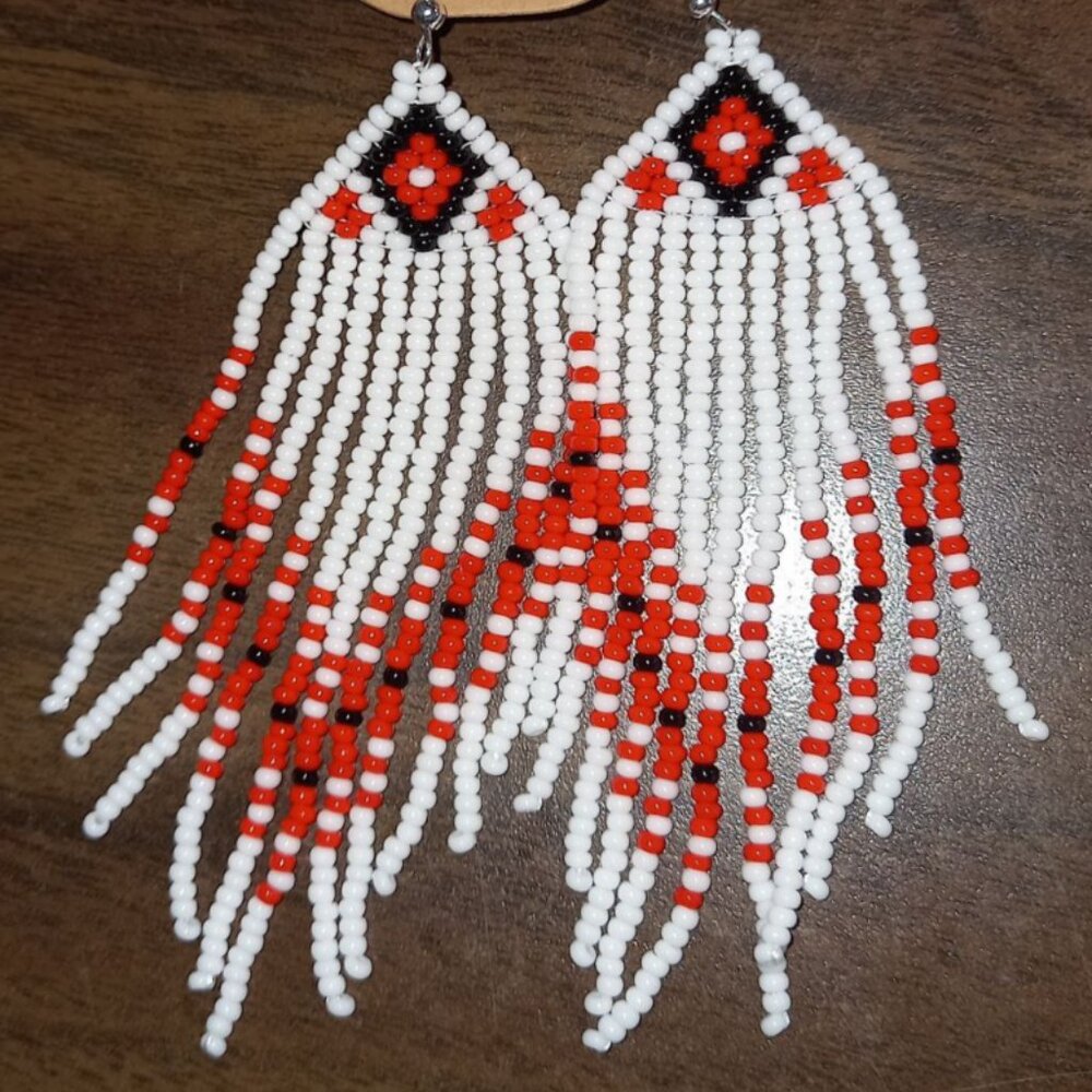 [MADE TO ORDER] 🖤❤️ New Design: “Embroidered Spirit” Earrings ❤️🖤